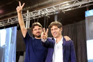 Kicillof y Grabois compartieron un foro político en la UBA